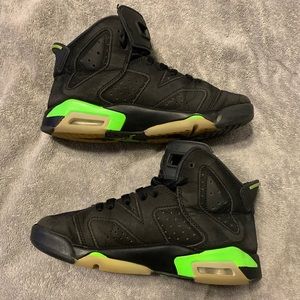 Jordan 6 retro electric green. Size 4Y